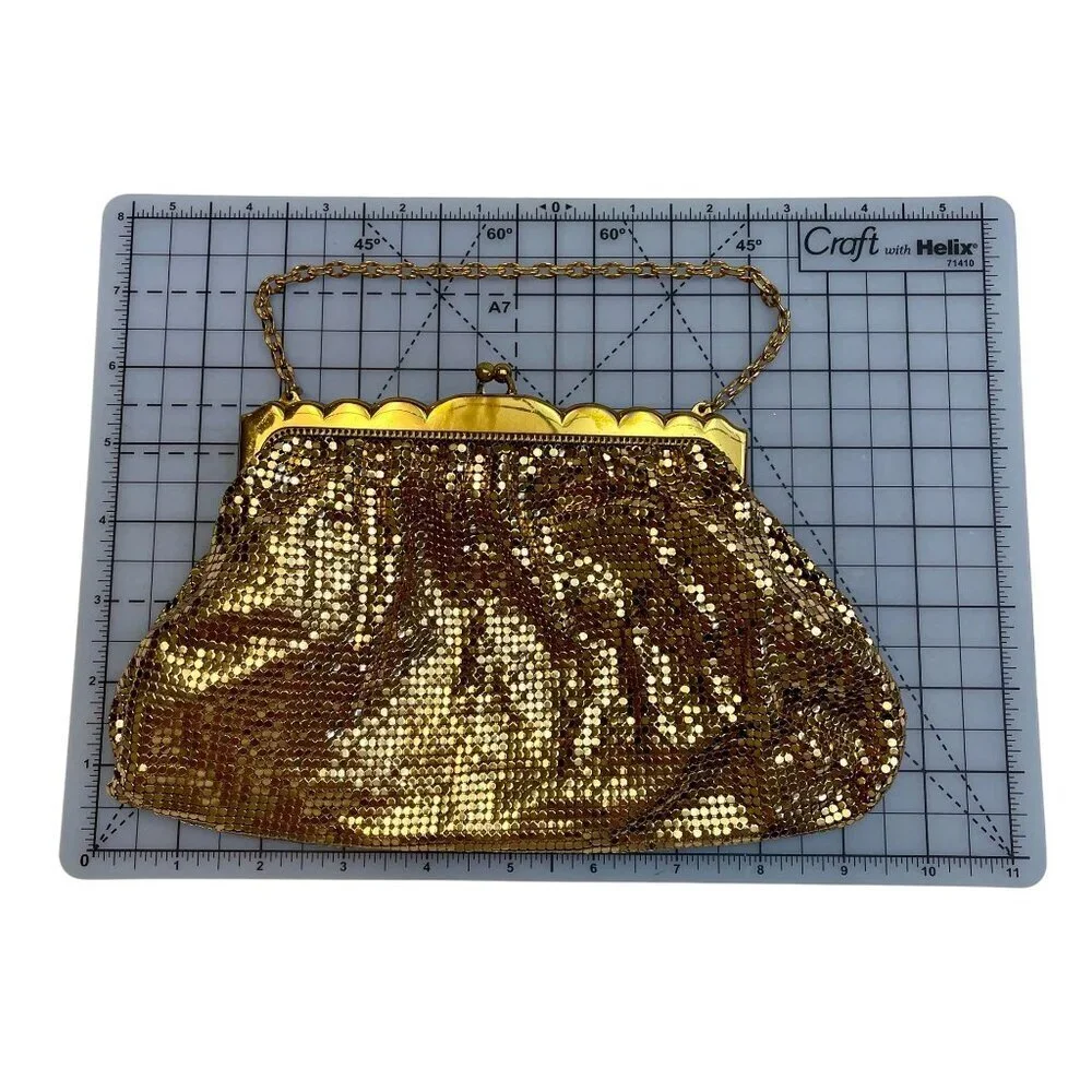 Vintage 10 Inch Whiting & Davis Co Gold Tone Metal Mesh Evening Clutch Purse Bag - Picture 8 of 8